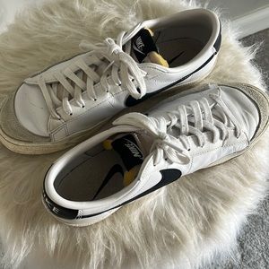 Women’s Nike blazers low top.